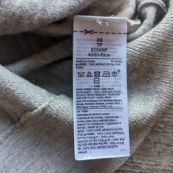 BANANA REPUBLIC Merino Wool Double V Neck Dolman Sweater - Picture 5 of 5